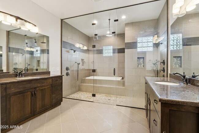 Building Photo - 11407 E Bellflower Ct