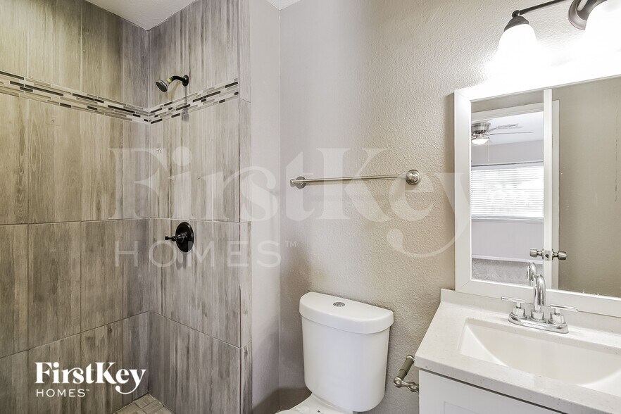 Building Photo - 6381 Newville Ave