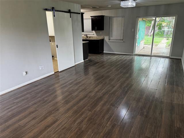 Building Photo - 2607 Clearview Cir