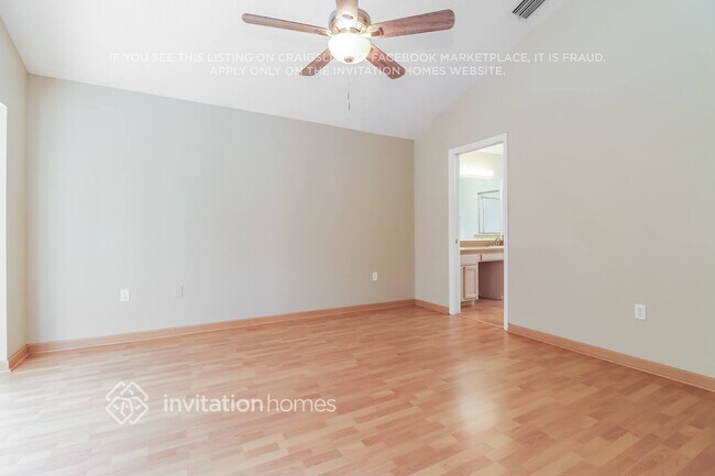 Building Photo - 8944 Southbay Dr