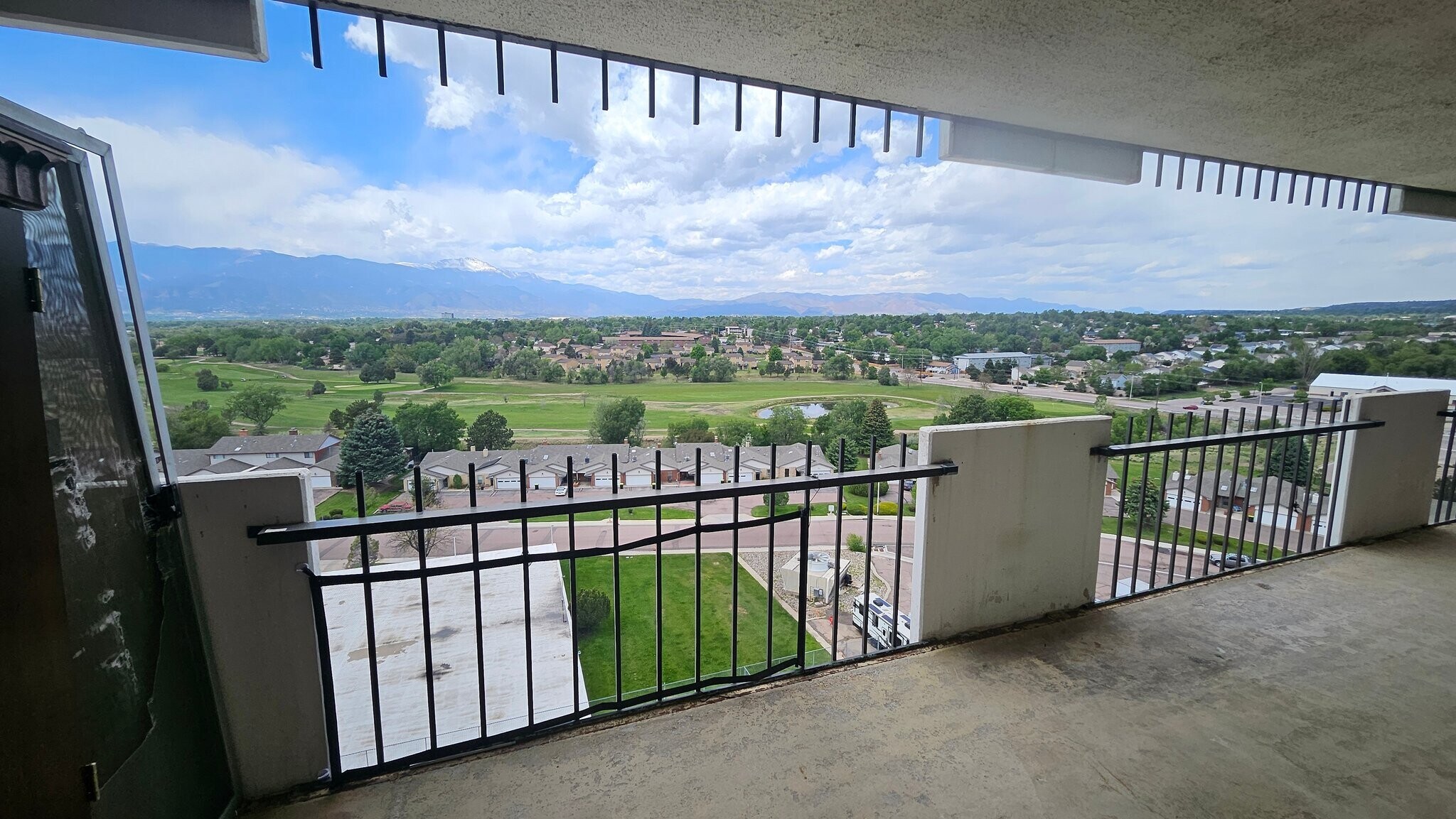 Building Photo - 411 Lakewood Cir