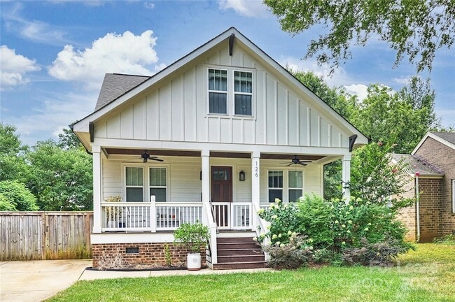 Primary Photo - 126 N Smallwood Pl