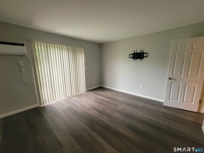 Building Photo - 73 Willow Springs