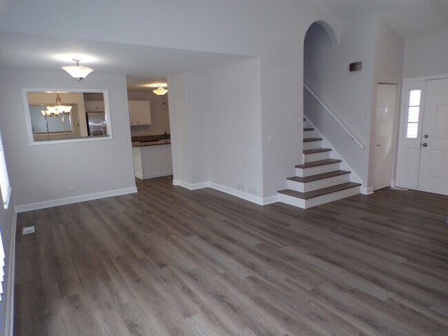 Building Photo - 13 Redbud Ct