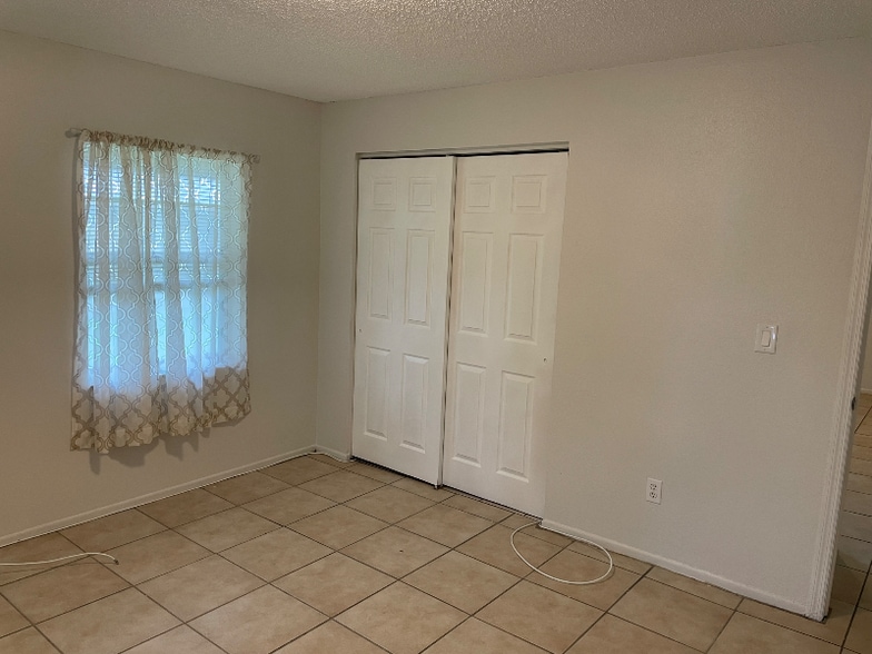 Building Photo - 1936 Wolford Rd