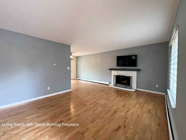 Building Photo - Charming Aurora Retreat with Gardener's Paradise Backyard - Pet Friendly