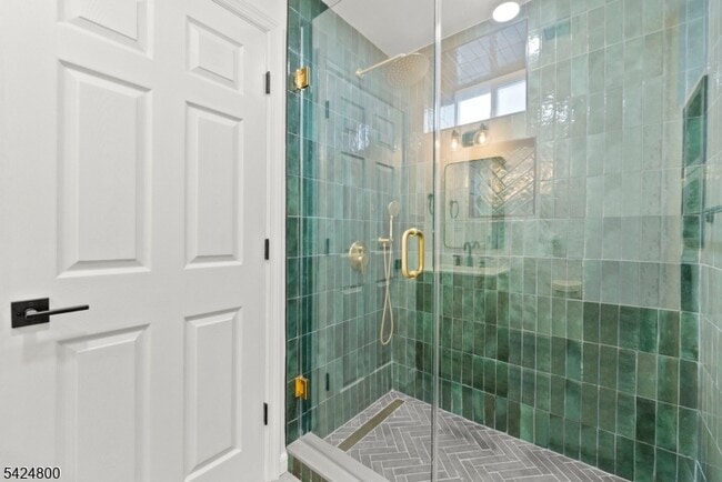 Building Photo - 40 Edgewood Rd