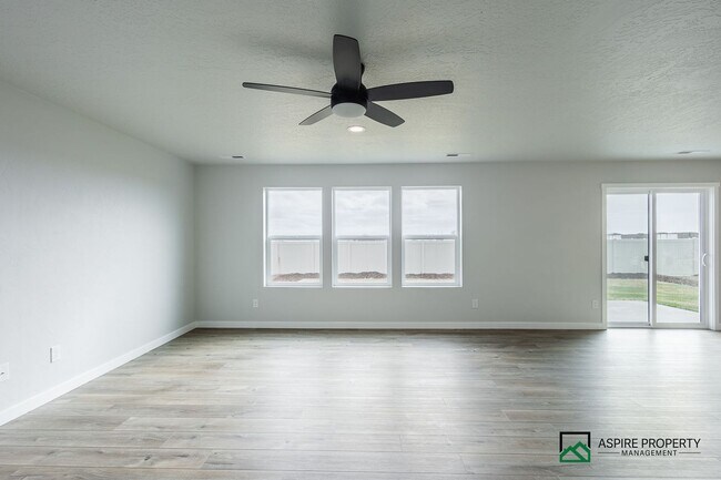 Building Photo - Brand New 5 Bed 3 Bath home 2600sf+ and a 3 car garage