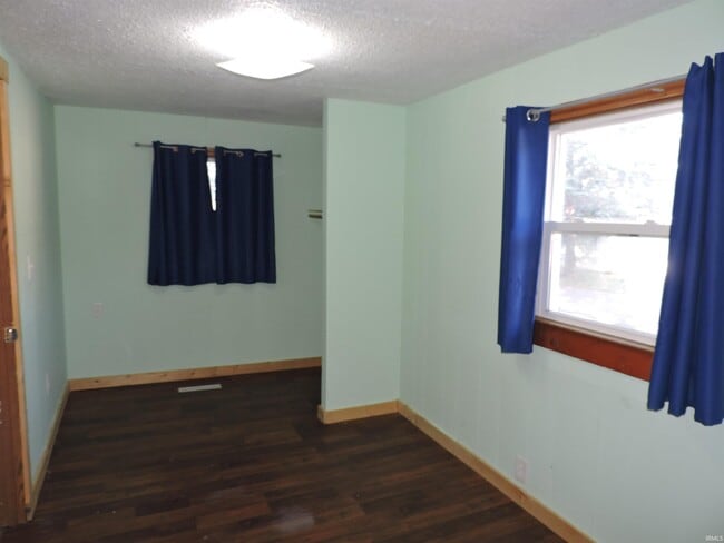 Building Photo - 408 W Hilltop Ln