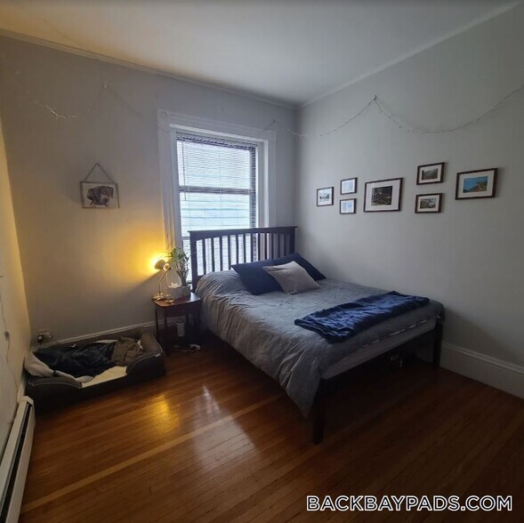 Building Photo - 499 Beacon St