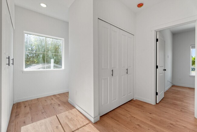Building Photo - 830B Dennis Street SW
