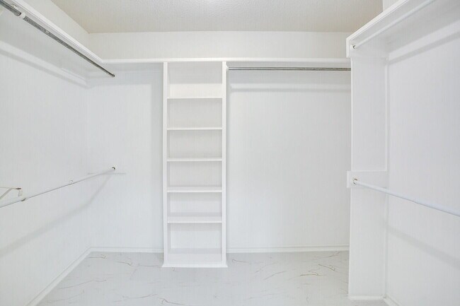 Building Photo - 142 N Utica Ave