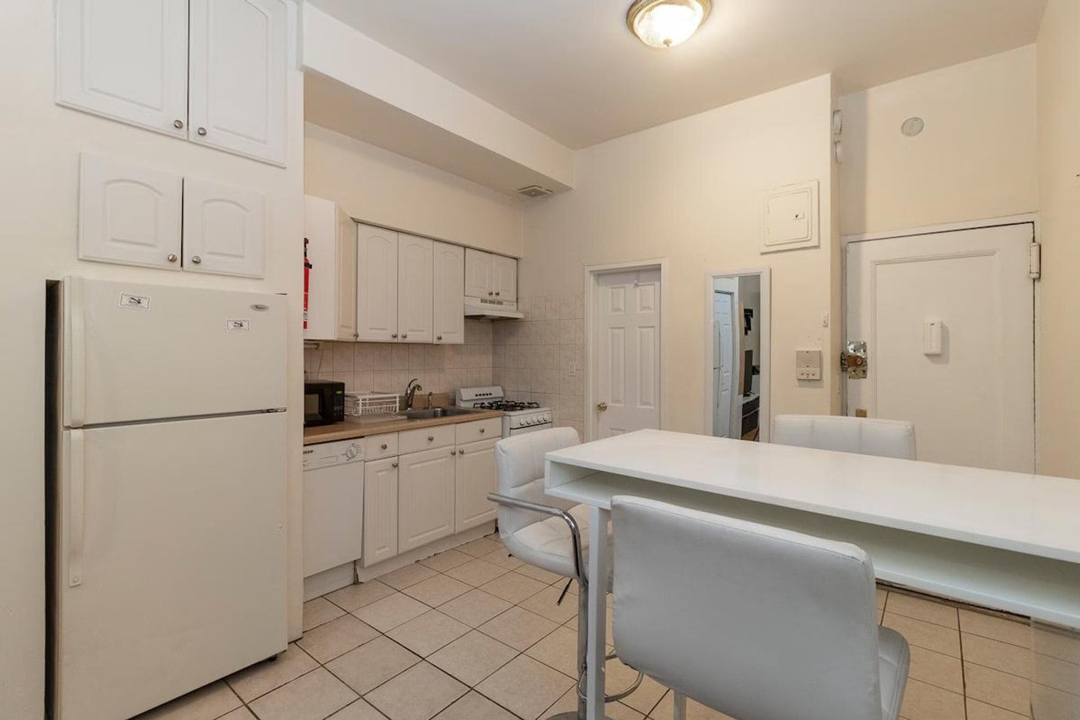 Building Photo - 1540-1552 1st Avenue-SI ID1032061P