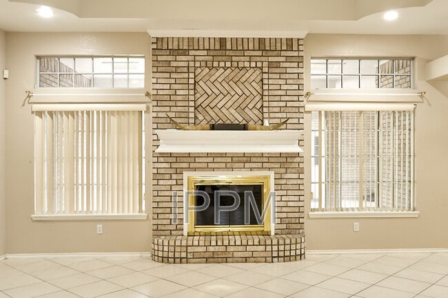 Building Photo - 1309 Summerfield Ln