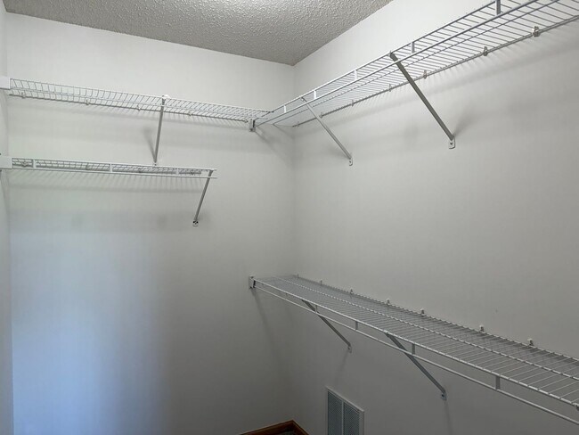 Building Photo - Easy Living On Gettysburg Way