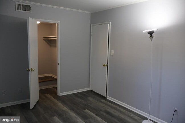 Building Photo - 4951 Americana Dr