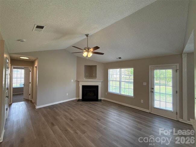 Building Photo - 14300 Menifee Dr