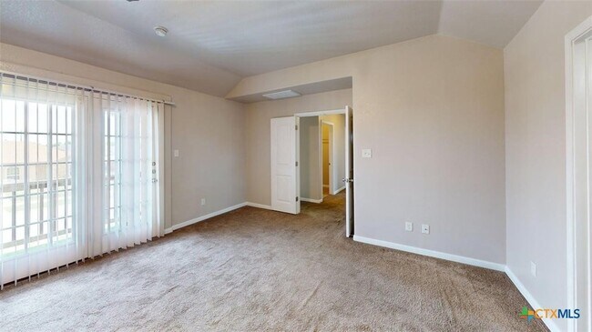 Building Photo - 500 W Libra Dr