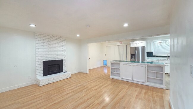 Building Photo - 2307 Tulane St