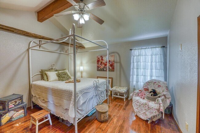 Building Photo - 603 Sunray