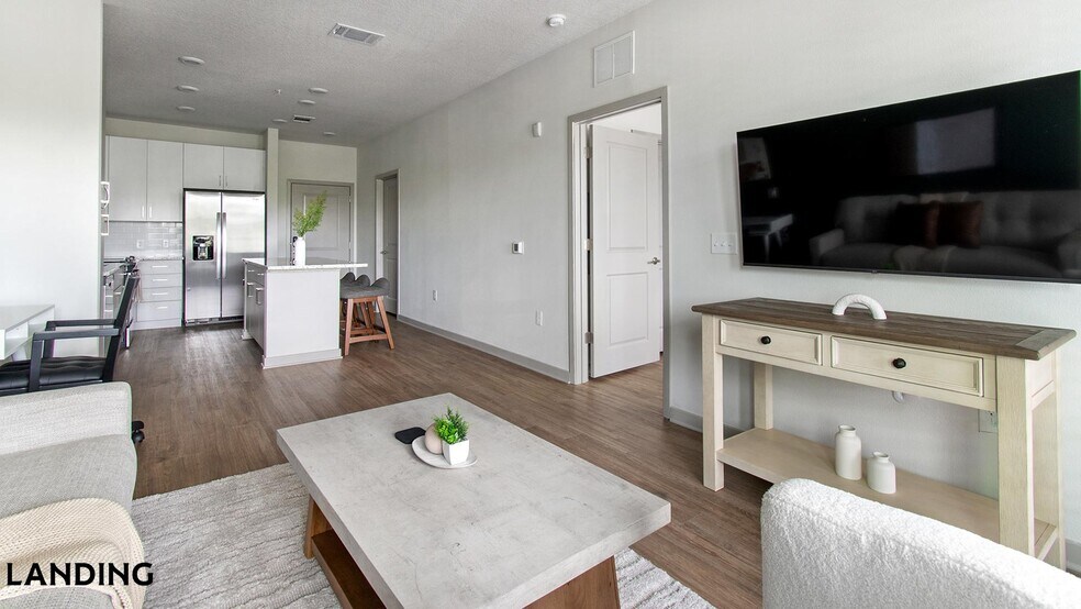 Building Photo - 7311 Baymeadows Way