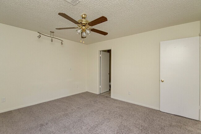 Building Photo - 1525 Northwick Ct