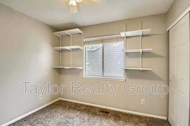 Building Photo - 13460 Vine St