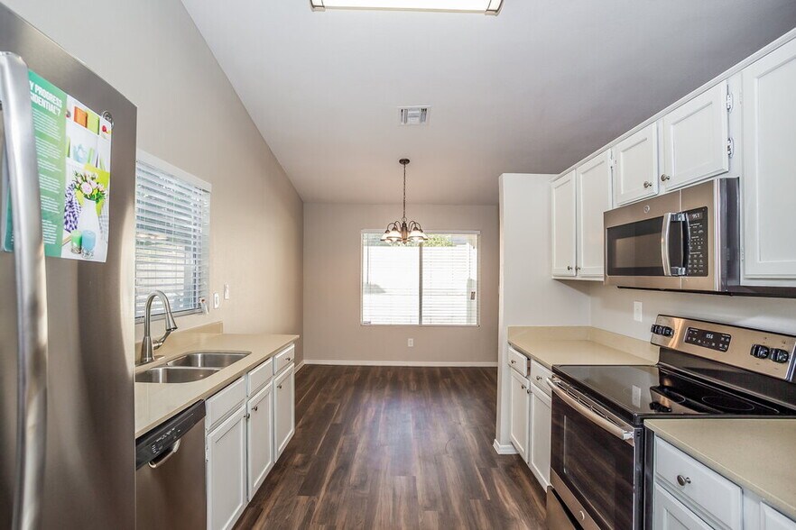 Building Photo - 19926 N 69th Ave