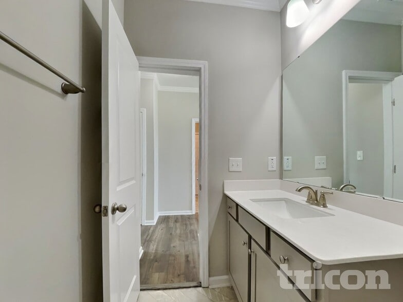 Building Photo - 65 Fish Whistle Ct