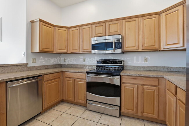 Building Photo - 14000 N 94th St