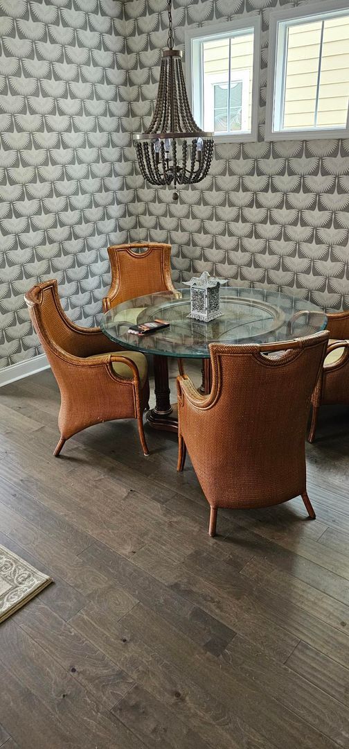 Building Photo - Bright & Beautiful Rental in Whitney Lake ...