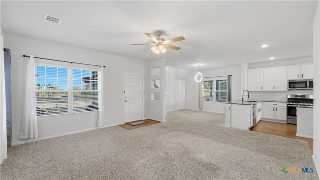 Building Photo - 324 Kenai Dr