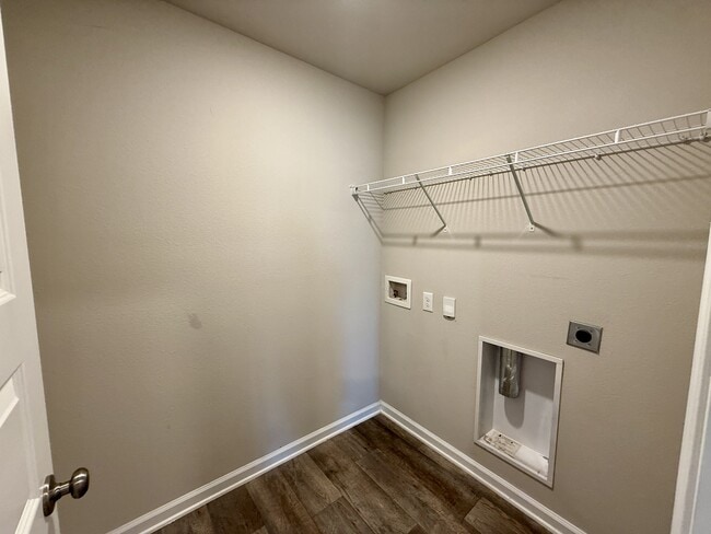 Building Photo - 23354 Shadowridge Dr