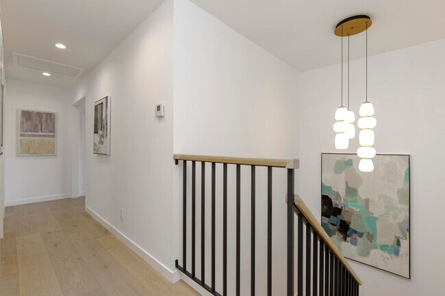 Building Photo - **3900 Paseo De Las Tortugas Torrance** Spacious 4 bedroom 3 bath with beautiful view!