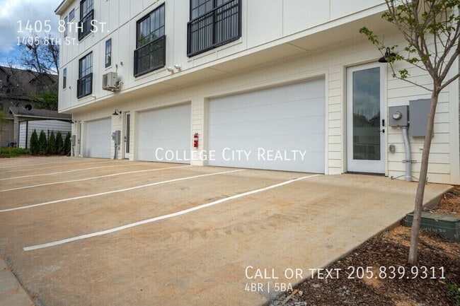 Building Photo - 1405 8th St