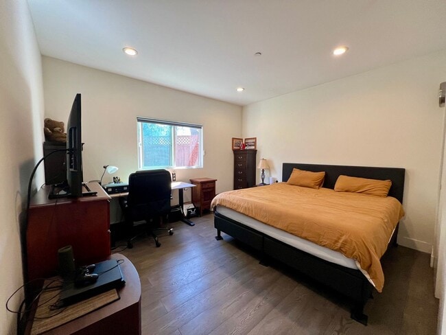 Building Photo - 13090 Heath St