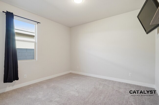 Building Photo - 6926 W Winston Dr