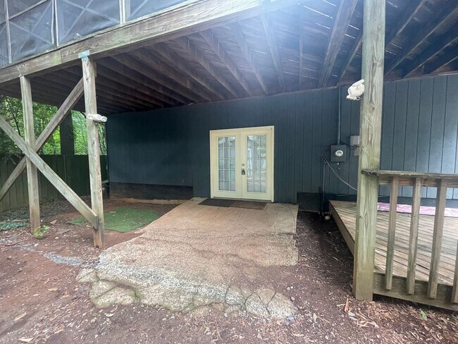 Building Photo - 929 McAlway Rd