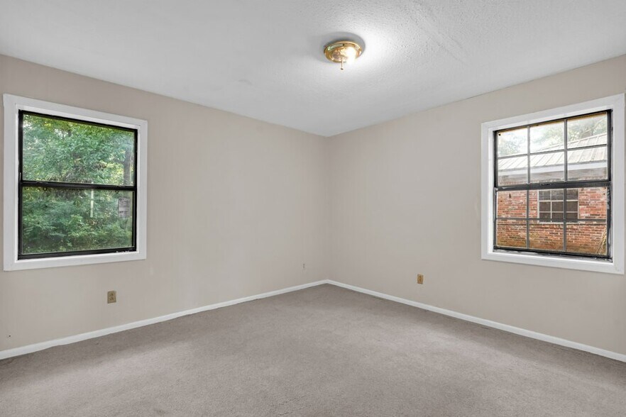 Building Photo - 247 Grove St