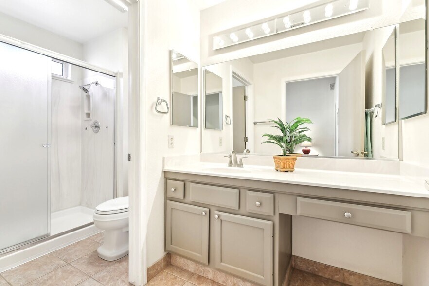 Building Photo - 3013 Sungold Dr