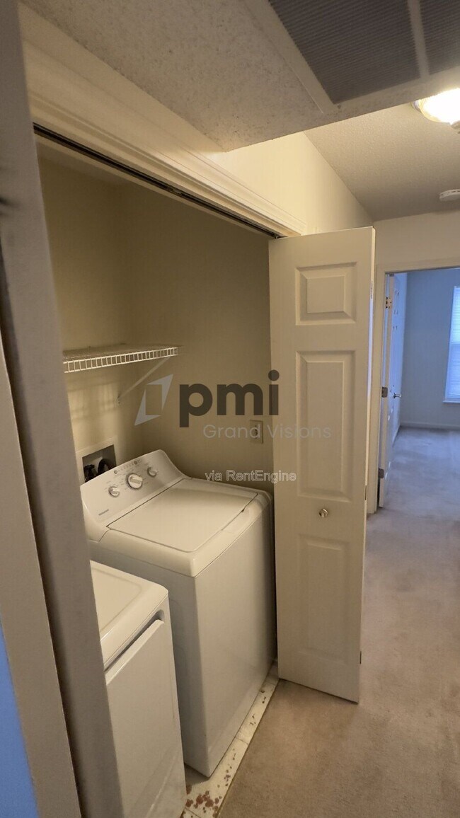 Building Photo - 1306 Arthur Ave