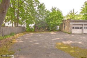 Building Photo - 558 Myrtle Ave