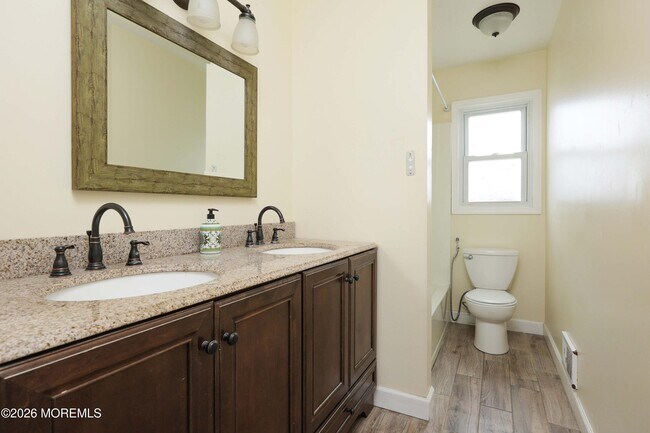 Building Photo - 17 Wisteria Pl