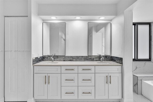 Building Photo - 17532 NW 61st Ct N