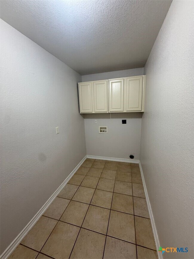 Building Photo - 426 Armstrong Dr