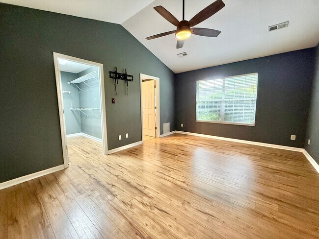 Building Photo - 1105 Mercer Dr