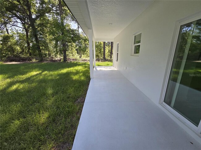 Building Photo - 1564 W Cary Dr