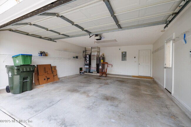 Building Photo - 1561 Stonebriar Rd