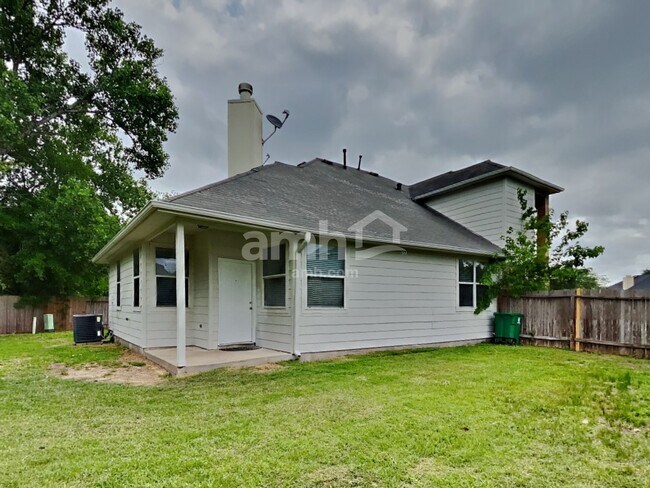 Building Photo - 10006 Tulip Trails Ct