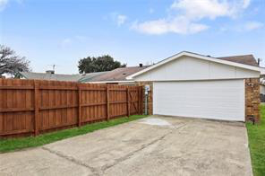 Building Photo - Charming 3-Bed, 2-Bath Home in Prime Locat...